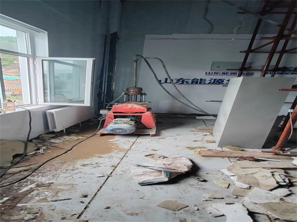 平桂地基基础下沉墙体裂缝加固注浆顶升施工